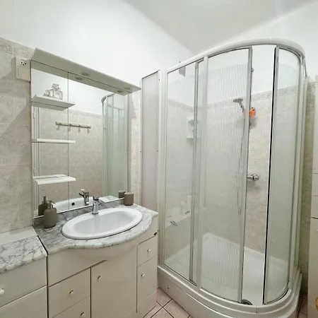 Joli T3 Moderne Avec Vue Imprenable Sur La * Propriano