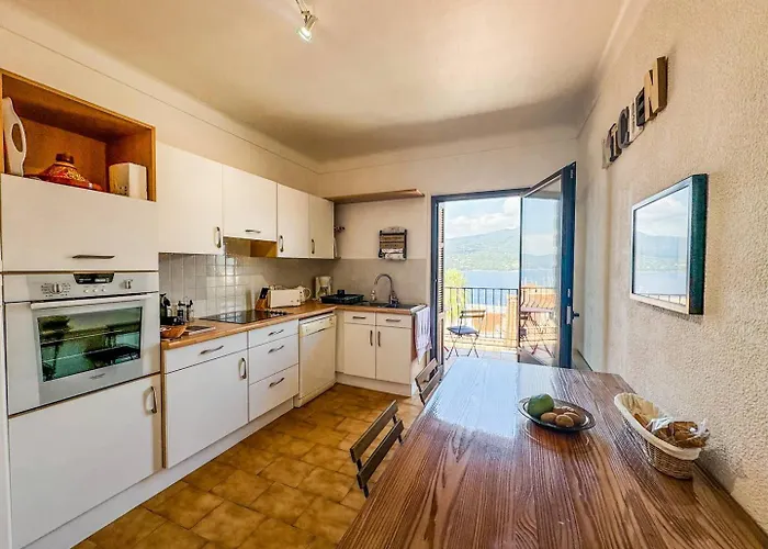 Daire Joli T3 Moderne Avec Vue Imprenable Sur La Propriano (Corsica)